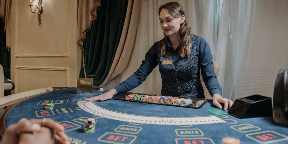 Blackjack Základné Pravidlá pre Krupiéra